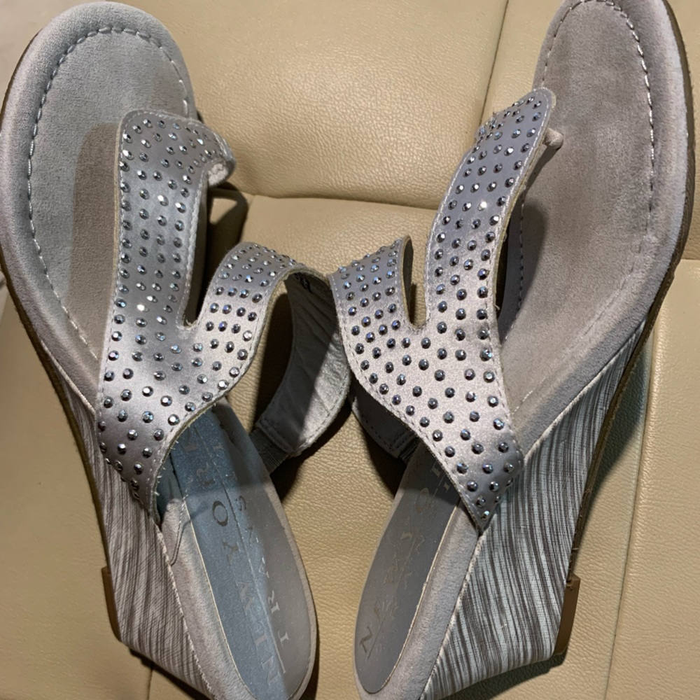 6 1/2 M pewter sandals with some bling